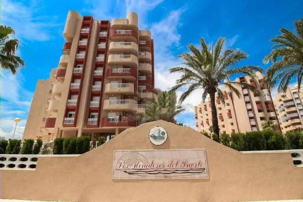 Miradores Del Puerto One Bedroom Apartment LMHR19