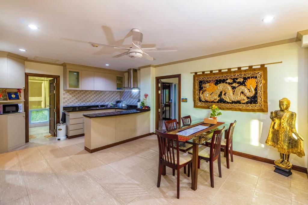 Апартаменты в Karon View Apartments