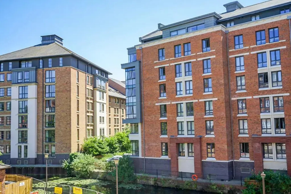35 Cocoa Suites (parking included!)