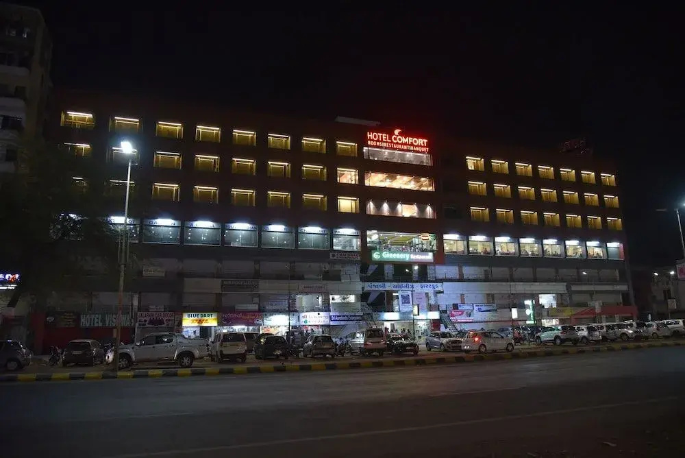 Oyo 22869 Hotel Comfort