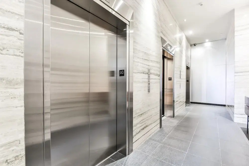 Iceboat Terrace Luxury Condos - фото 13