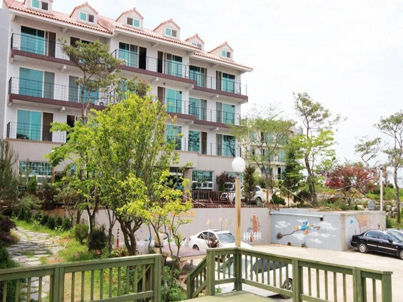 Daydream Resort