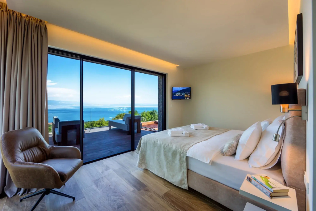 Villa AltaVista, Opatija - Seaview & Relax with Heated Pool and Private MiniGolf - фото 3