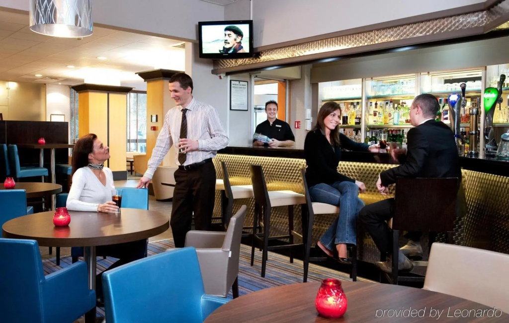 Best Western Plus Paris Orly Airport 9