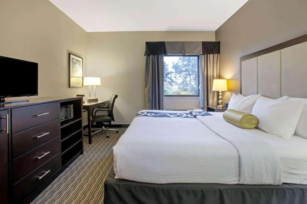 La Quinta Inn & Suites by Wyndham Detroit Metro Airport - Chambres