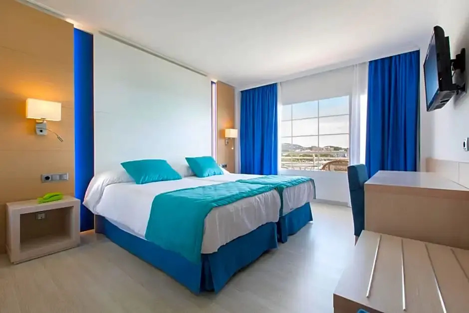 四人房，設有陽台