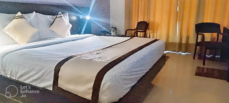 Deluxe Double room (full double bed)