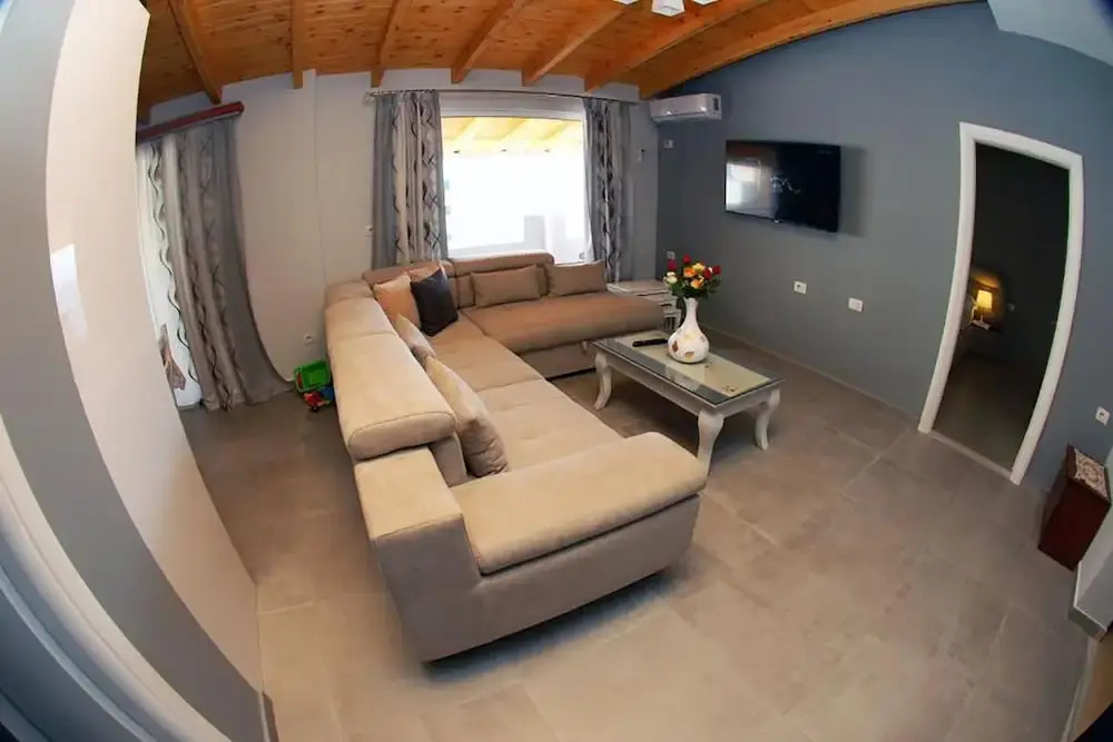 3 Bedrooms Apartment with sea view
