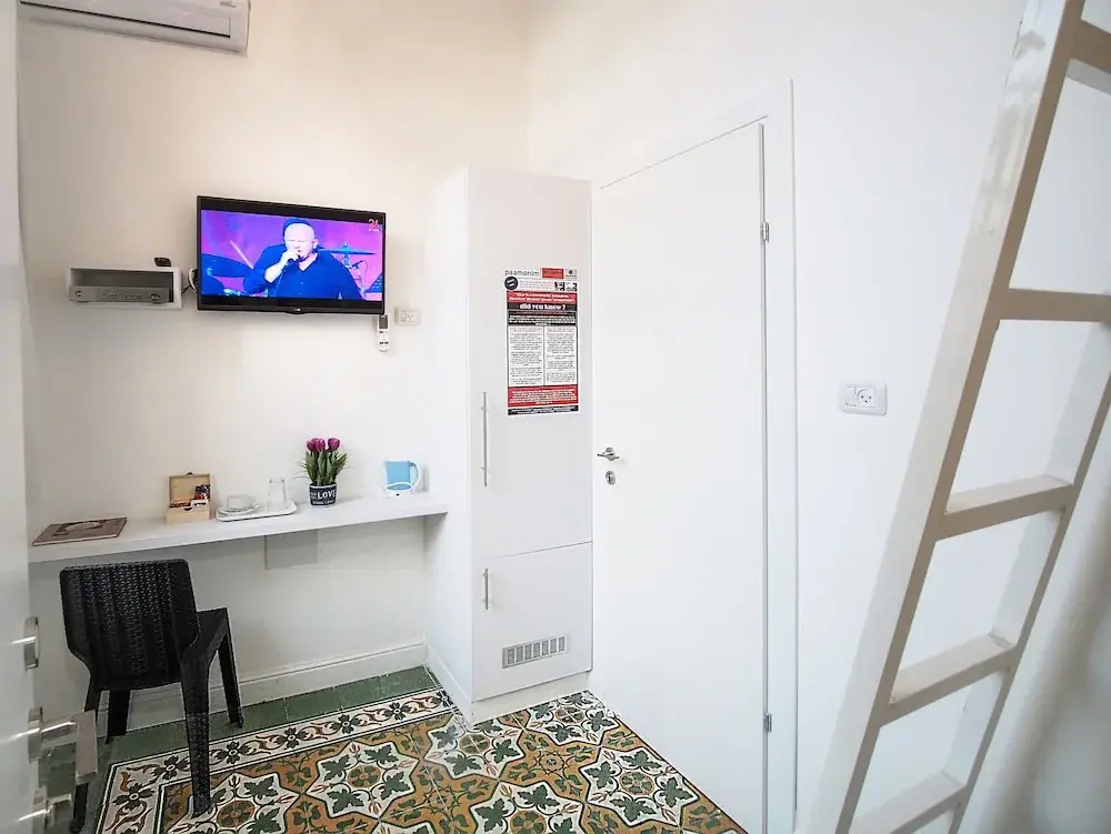 Economy Single Studio (single bed)
