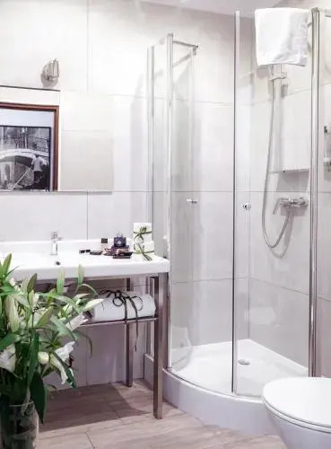 City Center Rooms by null