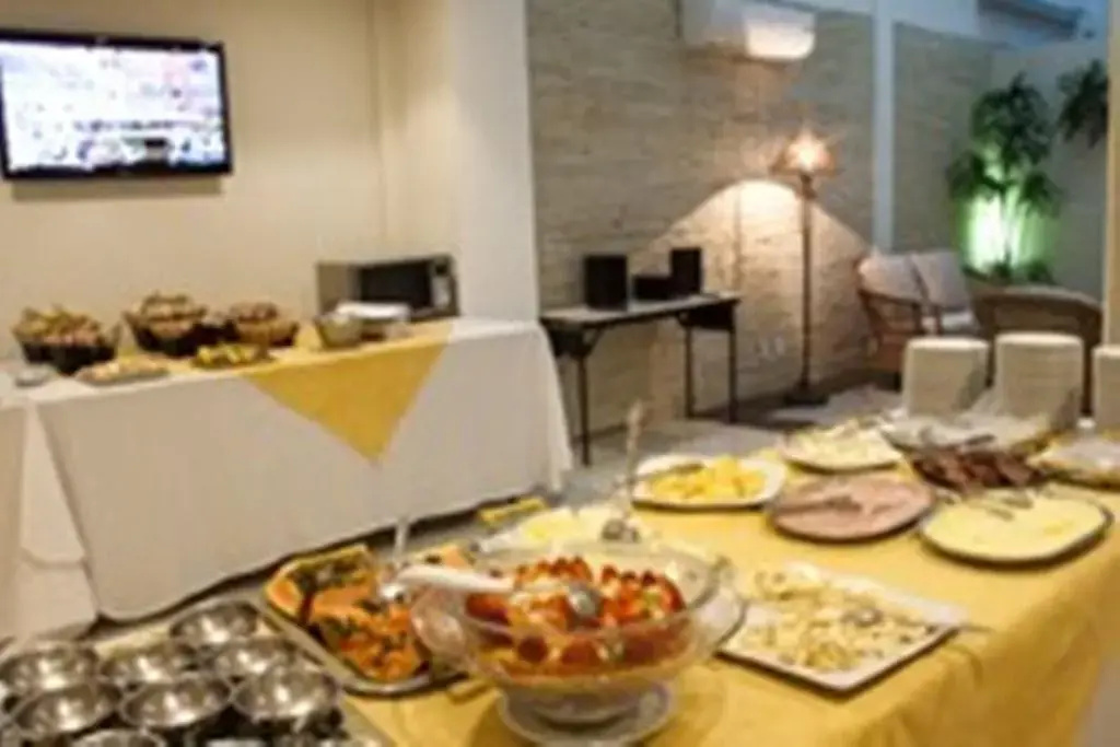 Food & Beverage