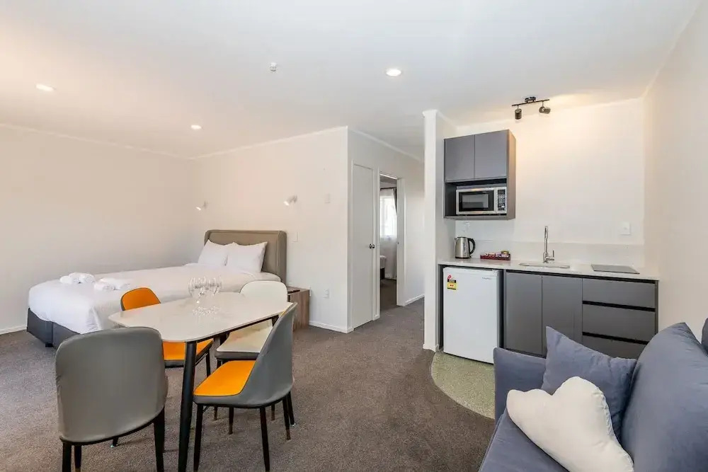 Aurora City Suites Motel by null