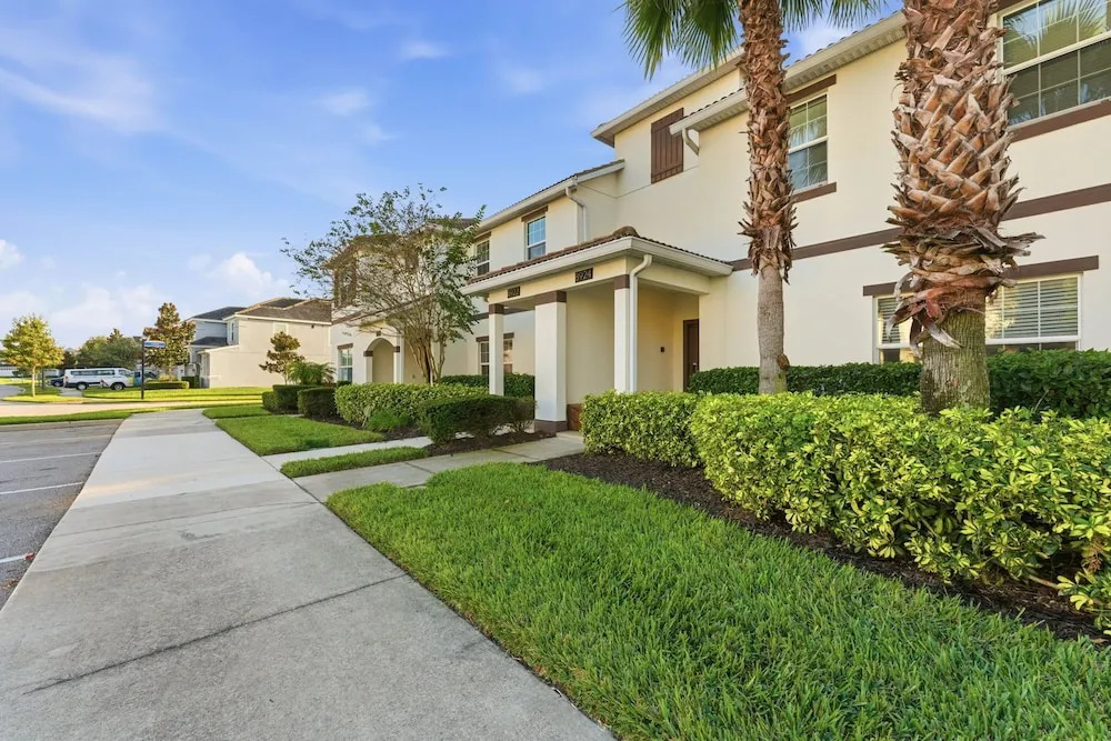 Relaxing 4BR Villa With Pool in Champions Gate