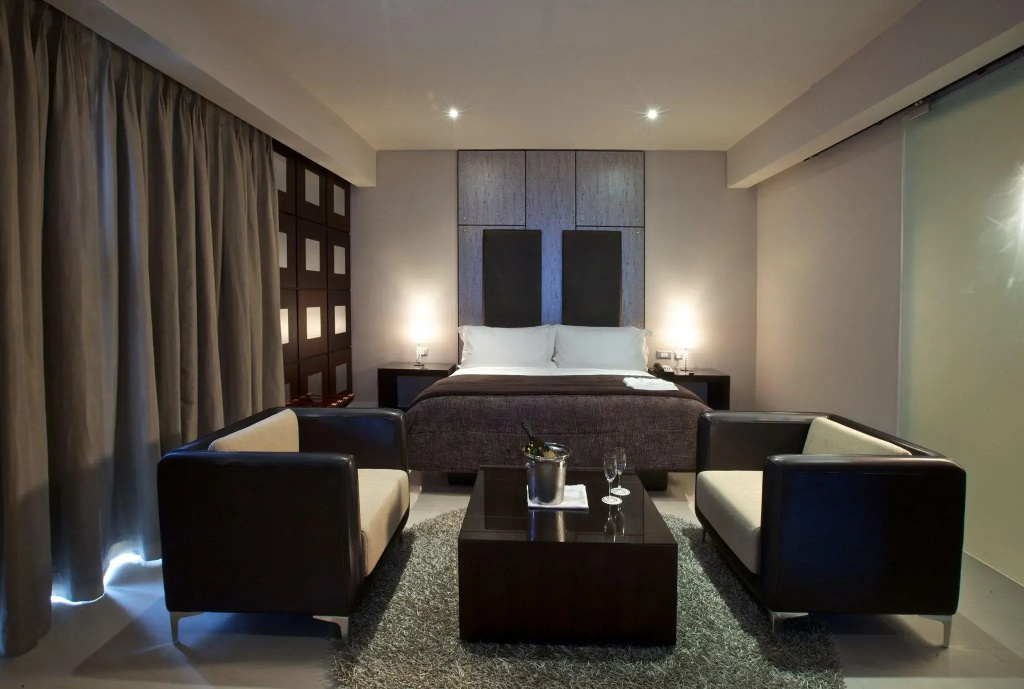 Luxury Double room (full double bed)