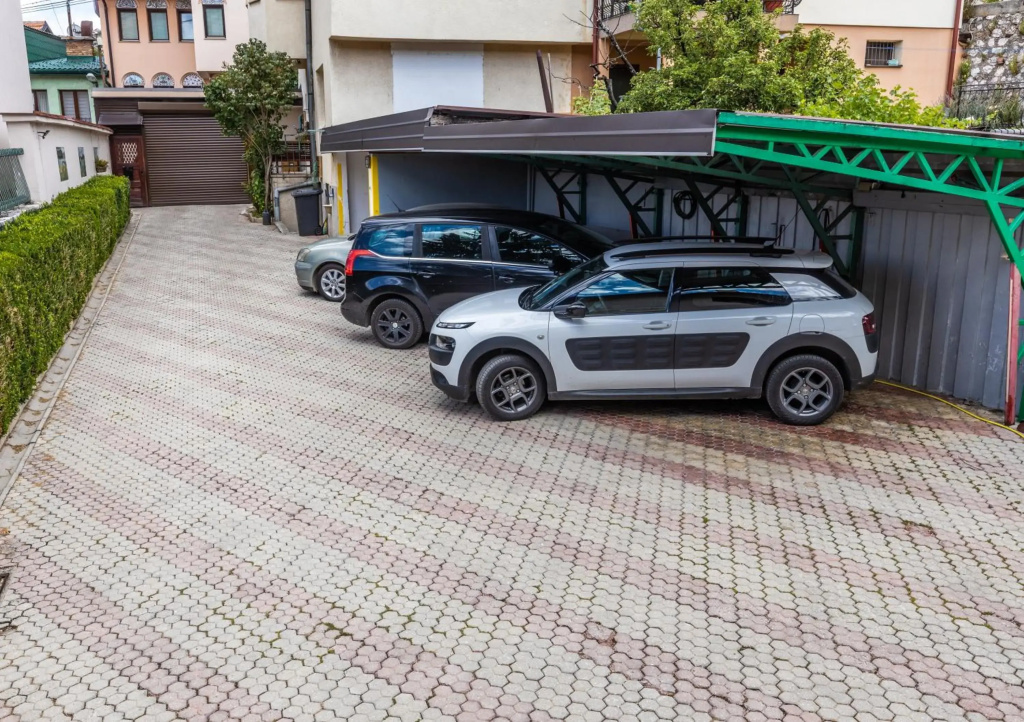 Avlija 2