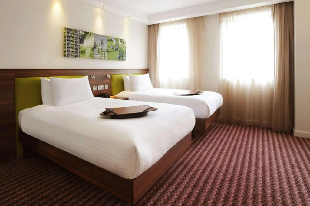Hampton by Hilton Birmingham Broad Street Room Type - Queen Room