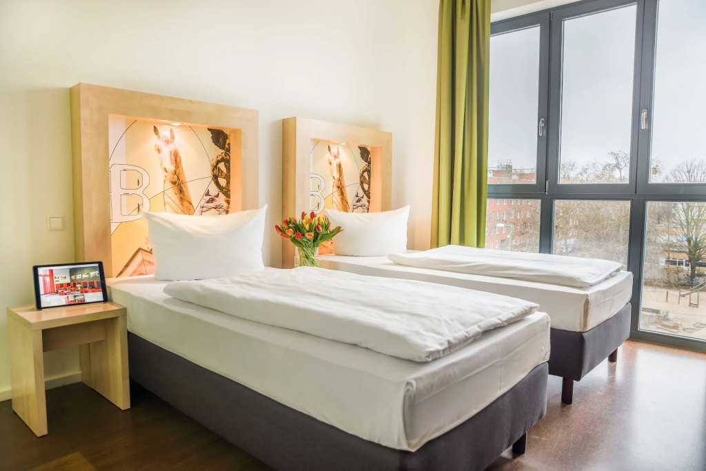 Отель H+ Hotel 4 Youth Berlin Mitte в Берлине