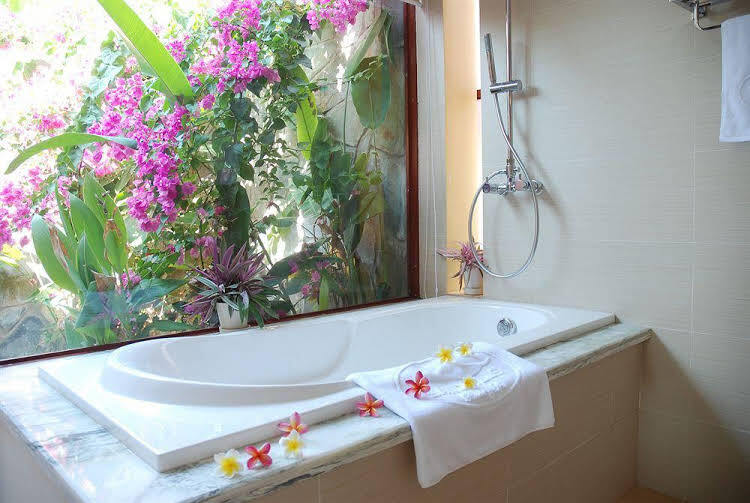 Sandhills Beach Resort & Spa
