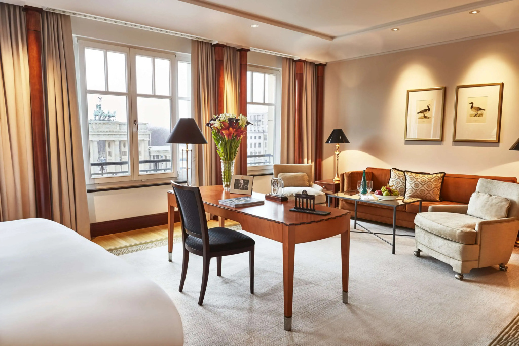Brandenburg Gate Double Junior Suite (full double bed)