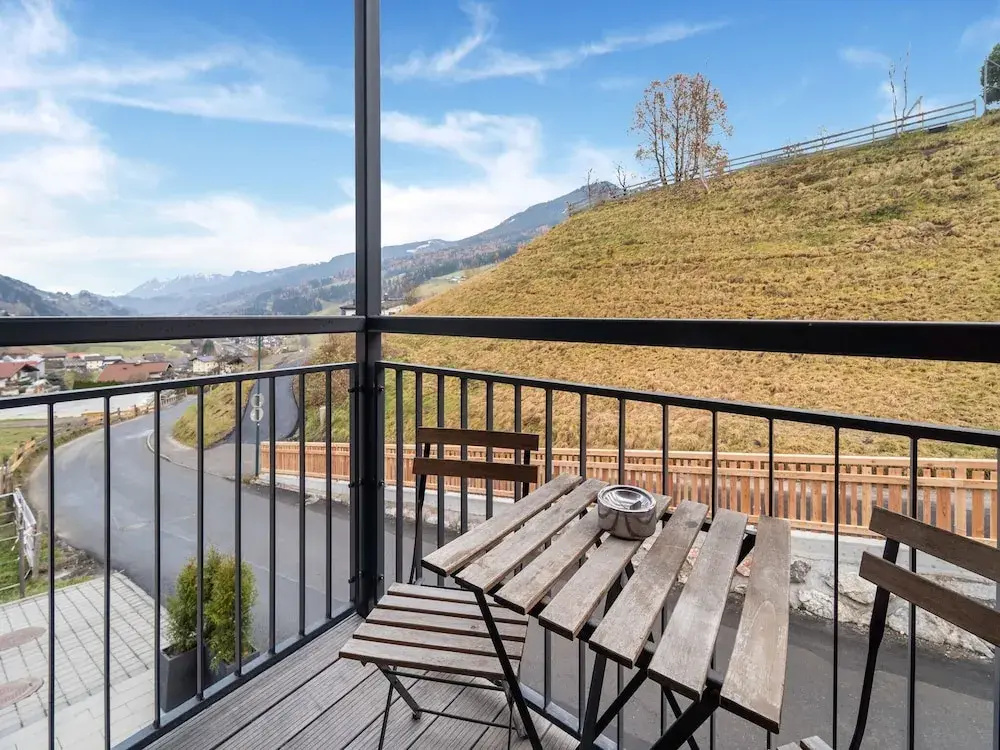 Large Apartment in Sankt Georgen With Balcony