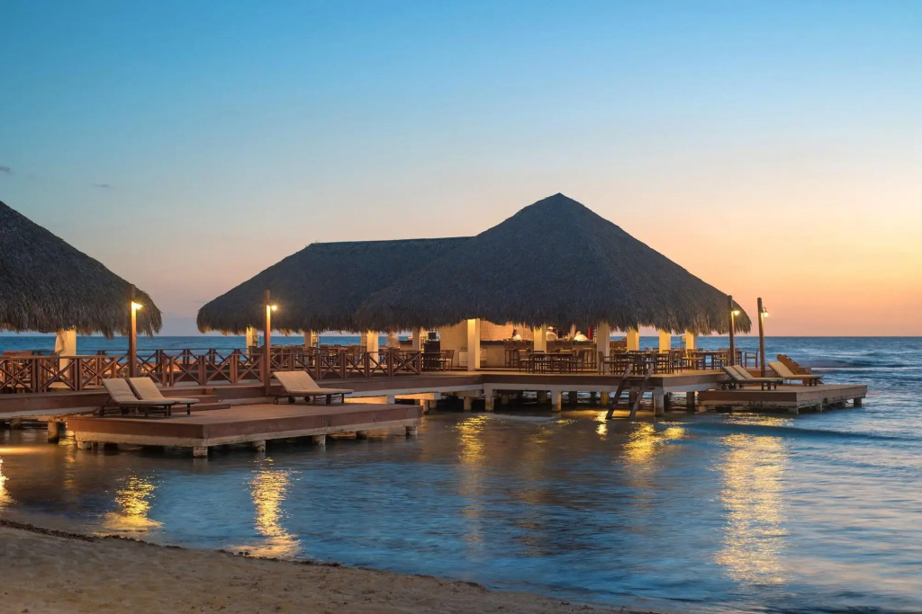 Beach & Waterfront