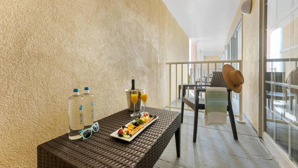 La Mer Beachfront Resort - фото 14