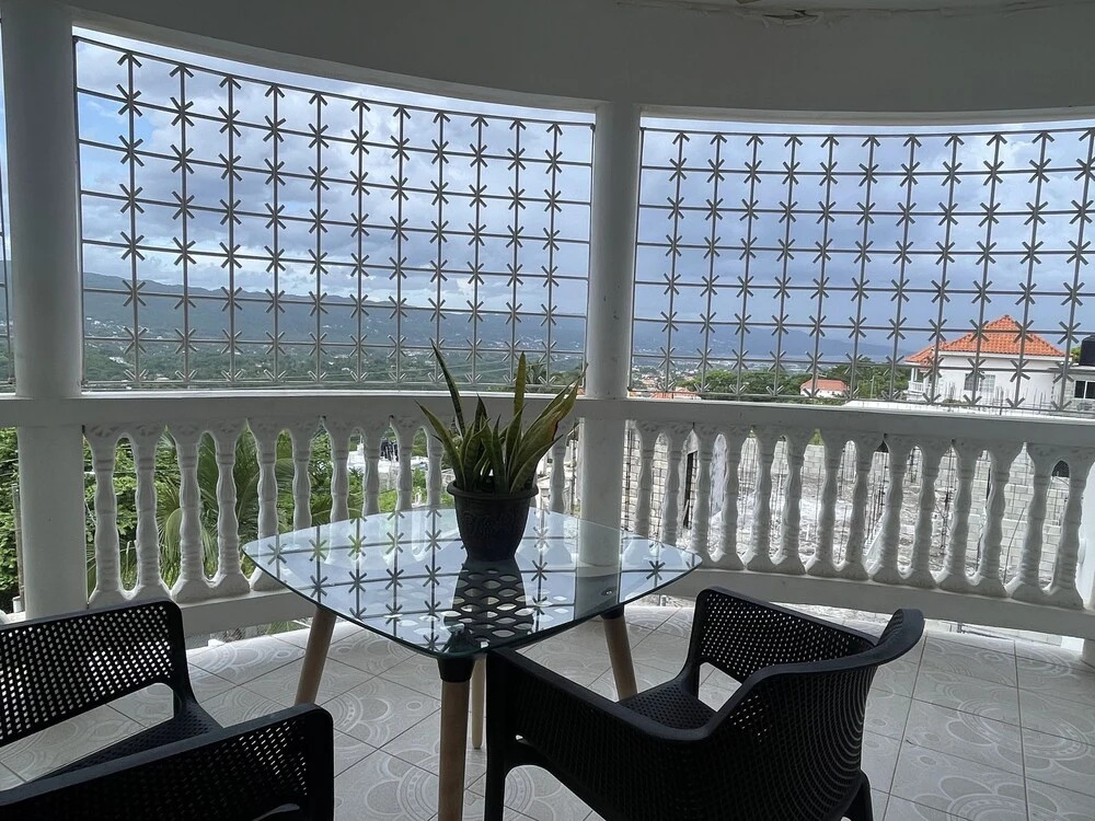 Skyline Suites Sunset Room 1 Bedroom Home by RedAwning