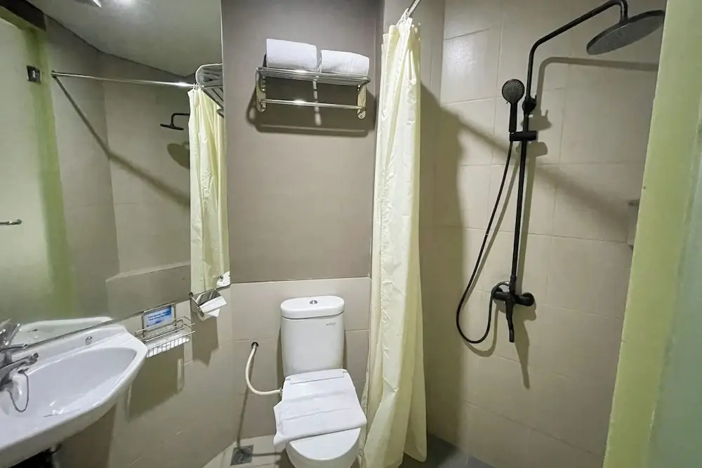 Lemo Hotel Serpong - Chambres