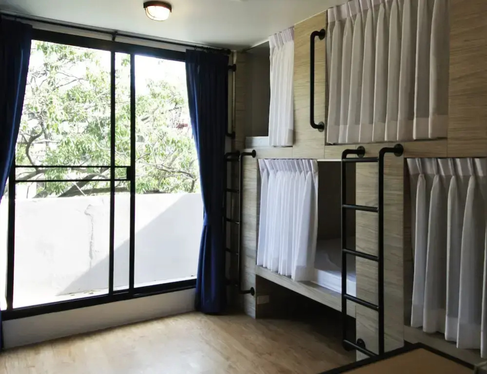 Standard Capsule (full double bed)