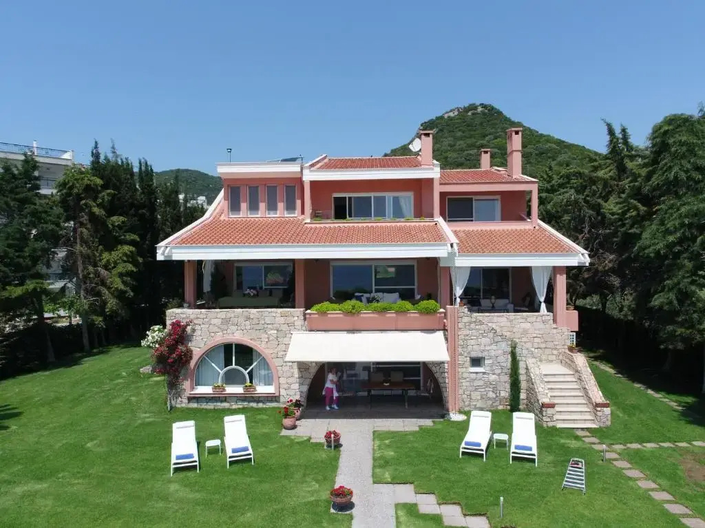 Deluxe Villa