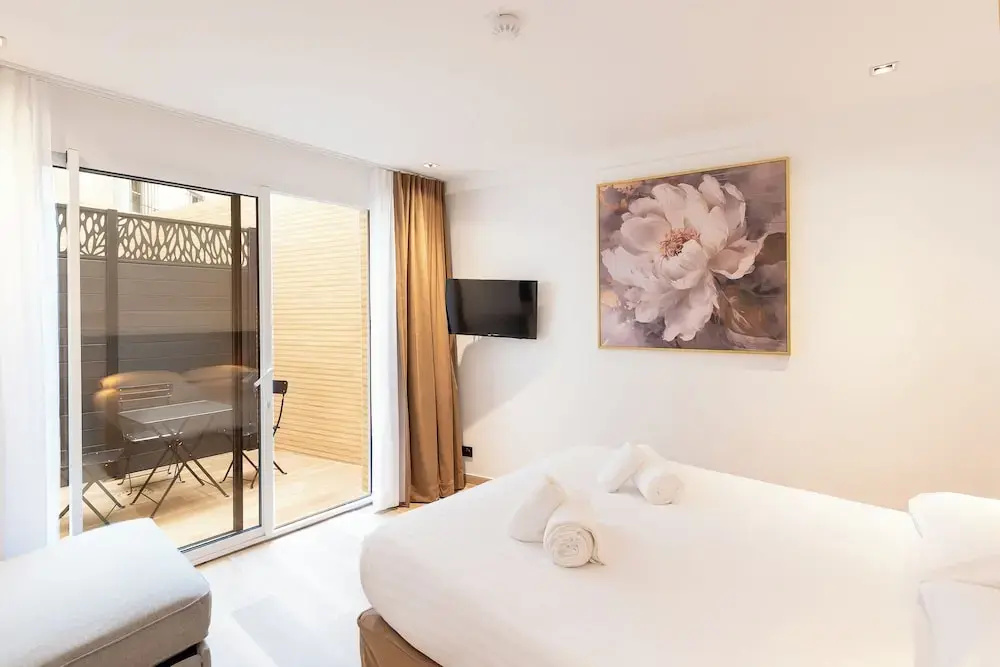 Double Studio (full double bed)