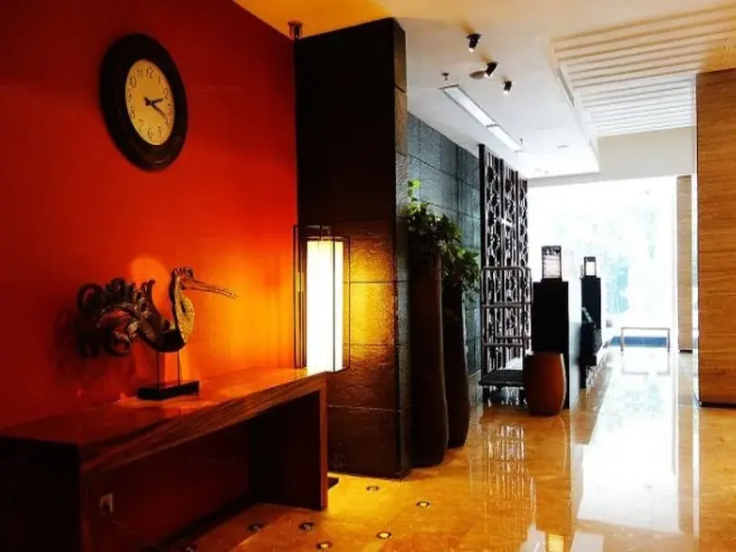 Lobby & Reception