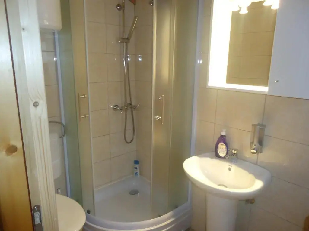 1 Bedroom Bungalow