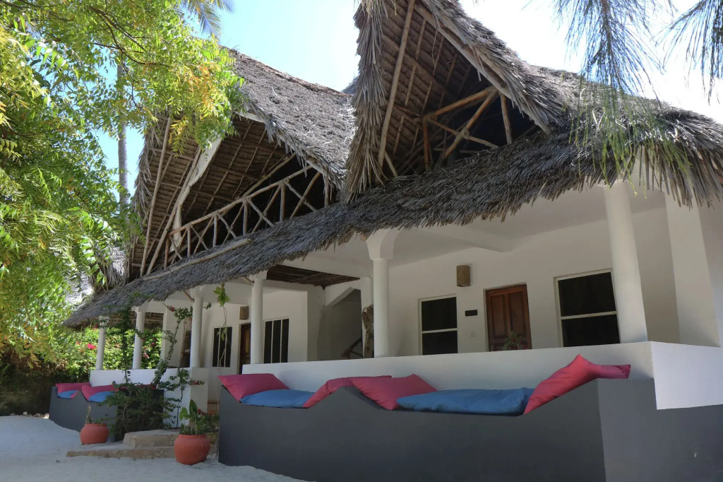 Blue Reef Sport And Fishing Lodge & Bungalows