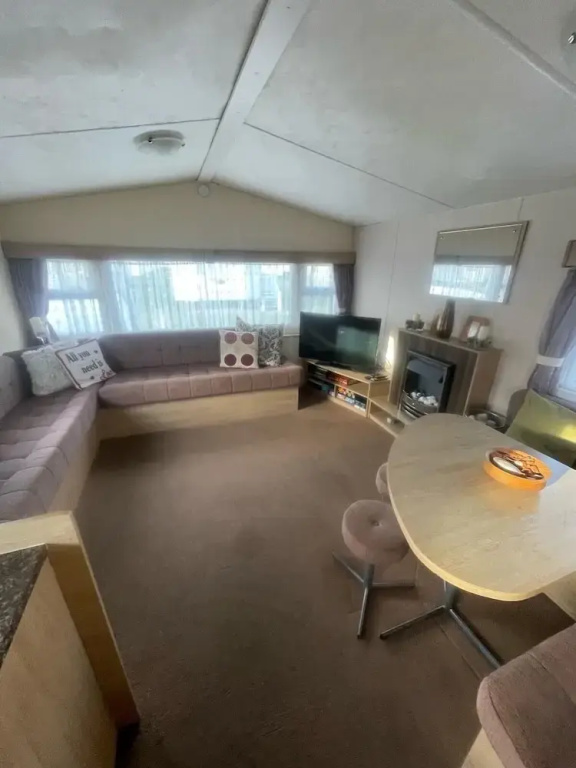 3 Bed Caravan - Sleeps 8 - Pets - Parking - Wifi