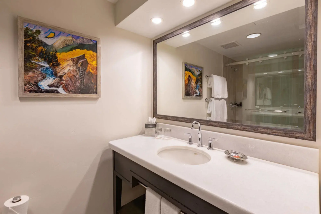 Beaver Creek Lodge Autograph Collection