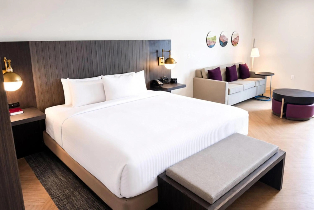 La Quinta Inn & Suites by Wyndham Mebane