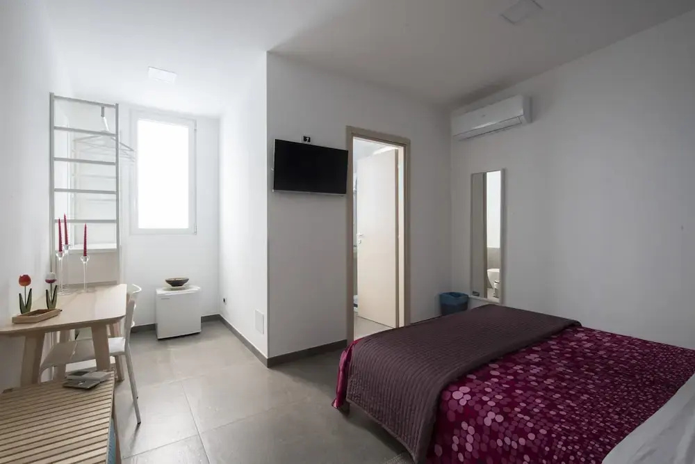 Deluxe Double room with garden view (full double bed)