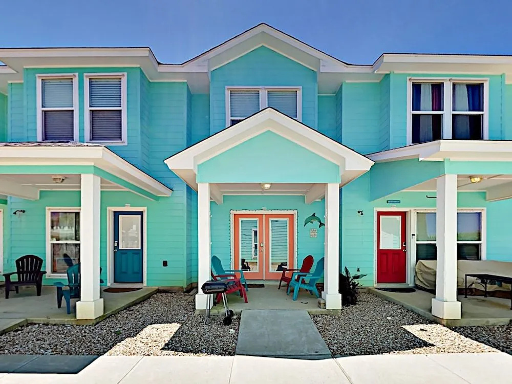 #803 The Commons - Dancing Dolphin 3 Bedrooms 2.5 Bathrooms Townhouse