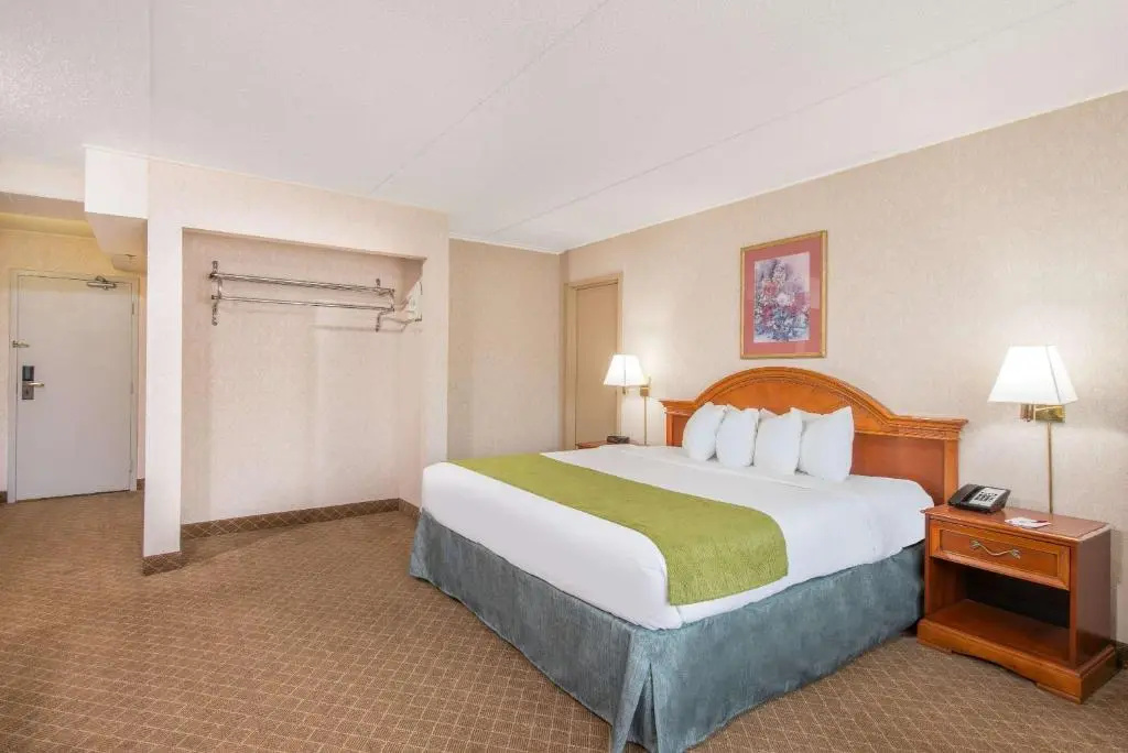Ramada by Wyndham Cumberland Downtown - Chambres