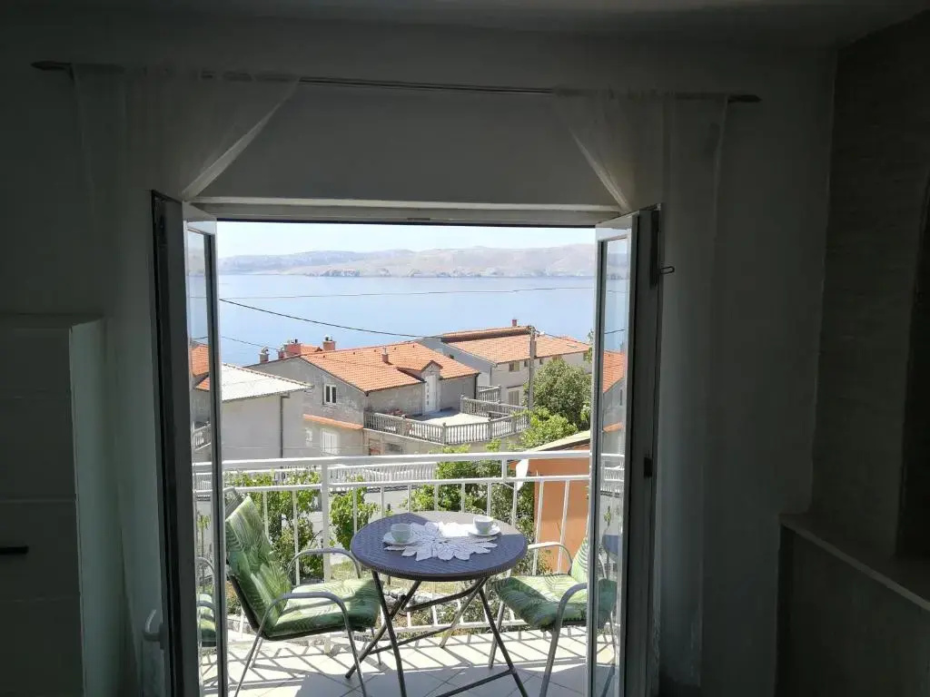 Apartment with sea view
