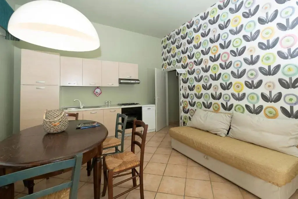 2 Bedrooms Apartment