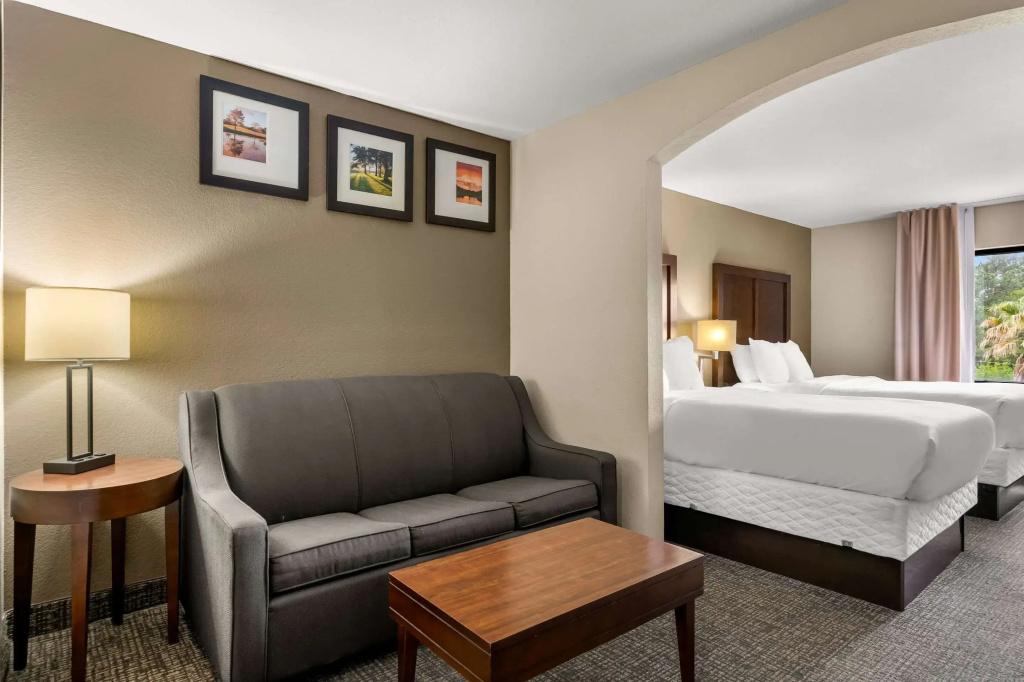 Quadruple Suite