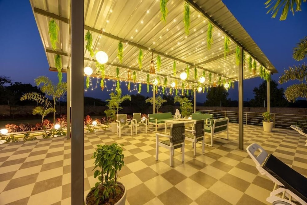 Heaven in Hills By ELIVAAS with pvt pool