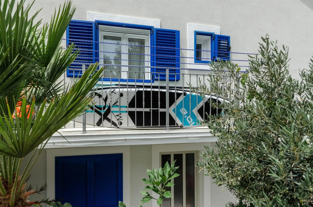 Summer House Bougainvillea by Dubrovnik Colors