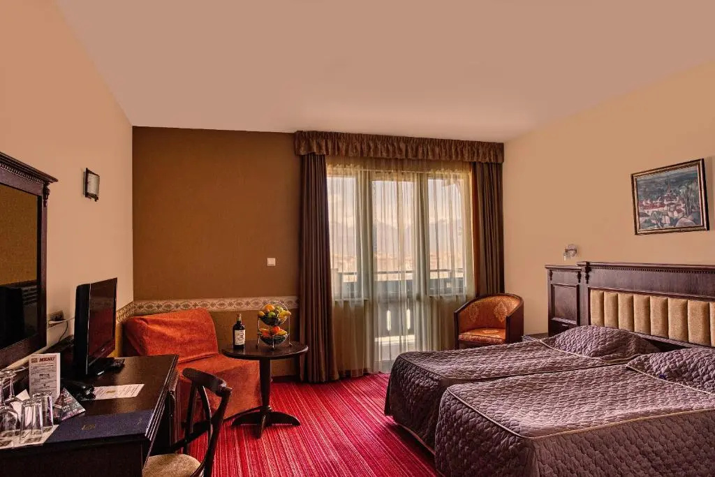 Executive Double room (full double bed)