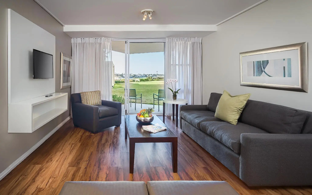 2 Bedrooms Apartment with sea view