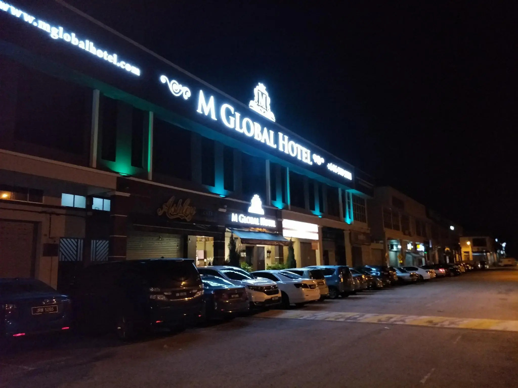 M Global Hotel