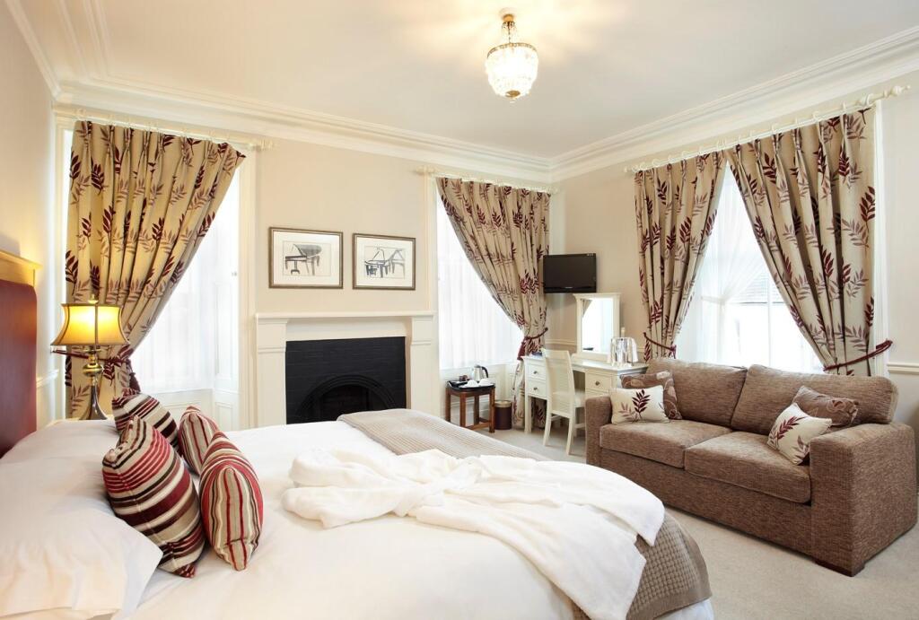 Coorie Inn Restaurant & Rooms, Crieff by null