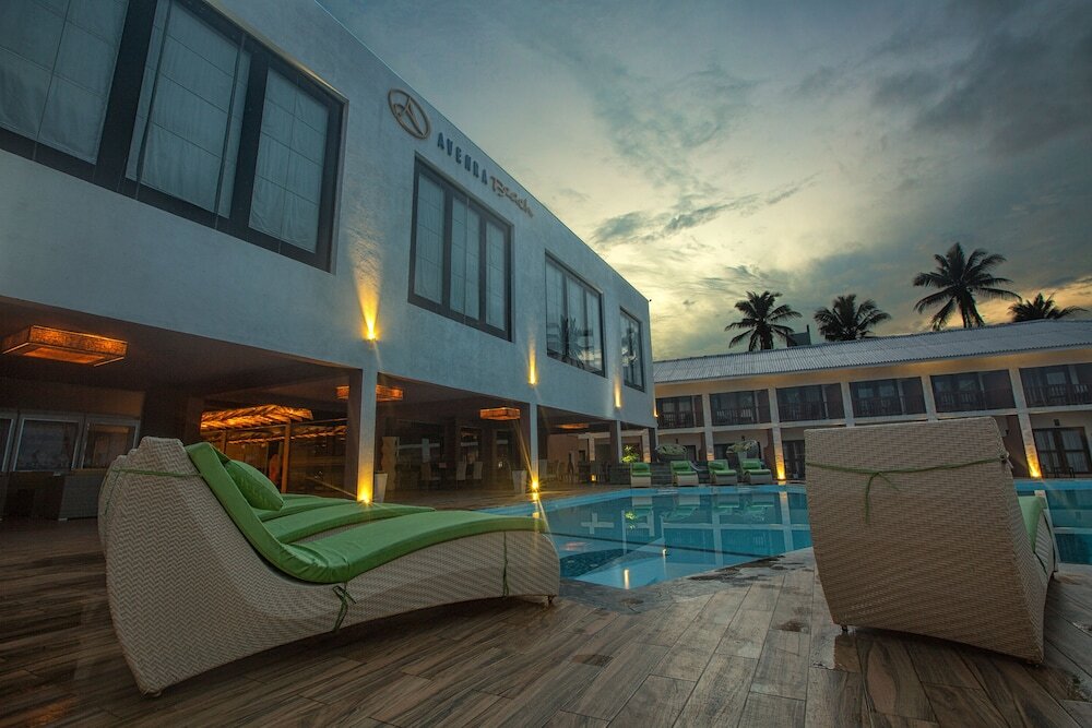 Avenra Beach Hikkaduwa